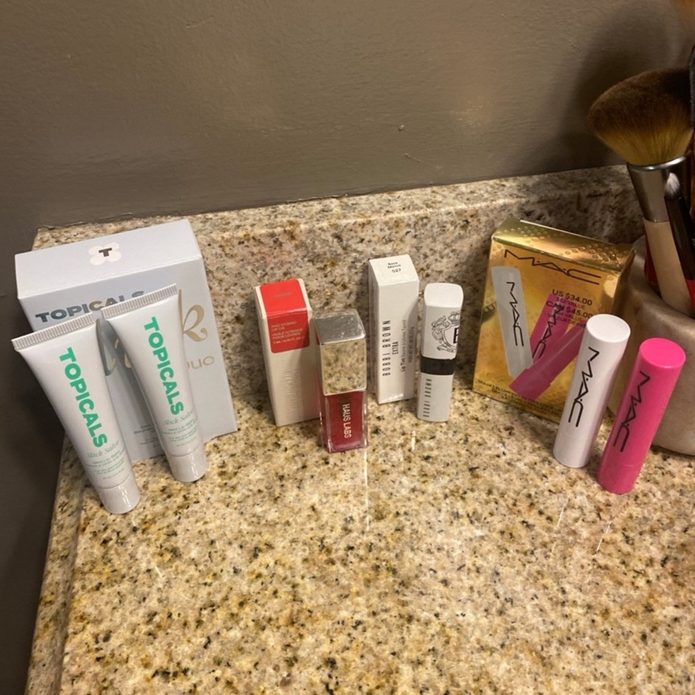 Sephora Lip Bundle - Retail $129, asking 89, that's $40 savings!!